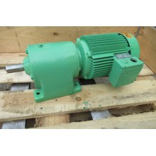 180 RPM 3 kW Asmaat 30 mm. Used.